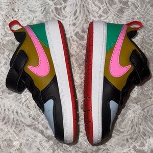 Nike Kids Black and Pink Sneakers